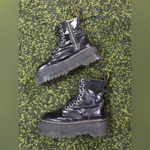 *Worn* Dr. Martens Jadon Max boots.